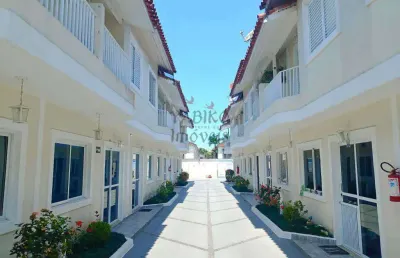Casa em világio com 02 dormitórios no centro a 300m da praia.