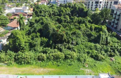 Terreno para a construção de prédio no centro de bertioga.