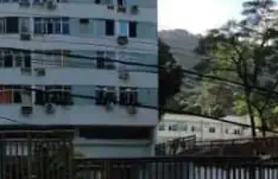 Apartamento de 2 quartos com suíte e dependência completa - rua pereira da silva - laranjeiras