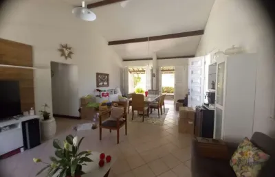 Casa térrea, 622m² de terreno, 30m da praia, em itapuã!