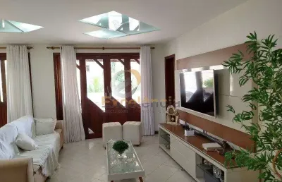 Casa triplex, 5 quartos, 894m² de terreno, patamares!