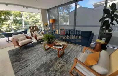 Casa no alphaville i de salvador, com 4 suítes e 760m2 de terreno!