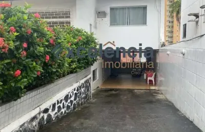 Casa duplex com 3 suítes, 439m2 de terreno, na pituba!