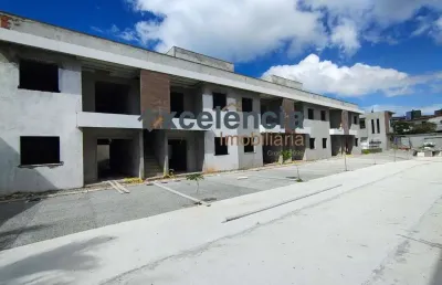 Village térreo com 2 quartos, 66m2, em pitangueiras!