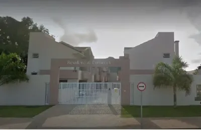 Triplex para locação no centro de matinhos/pr – espaço, conforto e localização!
