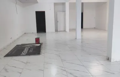 Sala comercial com 170 metros para locação bairro pinheirinho