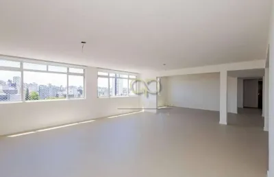 Apartamento andar alto, face norte e reformado no edifício elisa  maria
