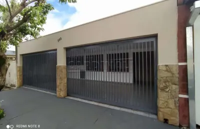 Casa com 3 quartos à venda na Rua Lázaro Aranha do Amaral, 268, Doutor Tancredo de Almeida Neves, Araraquara
