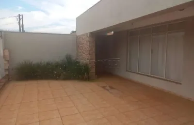 Casa com 3 quartos à venda na Rua Itália, 223, Vila Prado, São Carlos