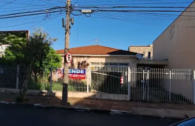 Casa com 3 quartos à venda na Avenida Mauá, Entre Ruas 1/2, 513, Centro, Araraquara