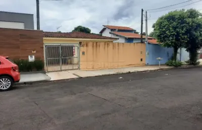 Casa com 3 quartos à venda na Avenida Elvira Schiavo Ianelli, 34, Jardim Botânico, Araraquara