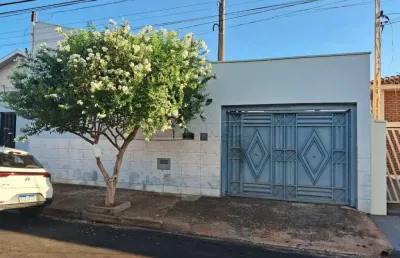Casa com 2 quartos à venda na Avenida Francellino Mendes, 709, Jardim Almeida, Araraquara