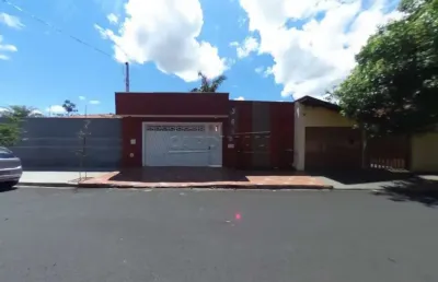 Casa com 3 quartos para alugar na Rua Alexandre Ranciaro, 361, Jardim Bandeirantes, São Carlos
