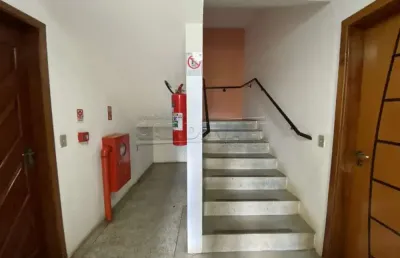 Apartamento de três dormitórios no bairro jóquei clube