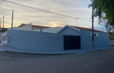 Casa com 2 quartos à venda na Rua Octávio Boro, 171, Parque Delta, São Carlos
