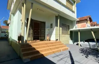 Casa de três dois um dormitório na vila prado em são carlos.