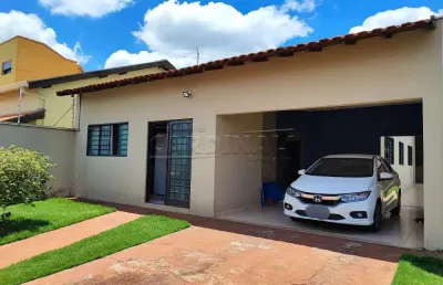 Casa com 3 quartos à venda na Avenida José Santiago Torres, 396, Jardim Botânico, Araraquara