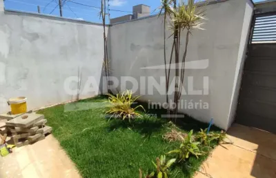 Casa nova em ótima localização no bairro arcoville.