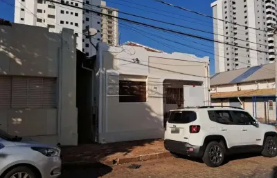 Casa com 2 quartos à venda na Avenida Cristóvão Colombo, Frente E Fundo, 681, Centro, Araraquara