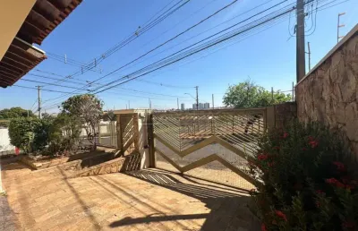 Casa com 4 quartos à venda na Avenida José Bonifácio, 2351, Centro, Araraquara