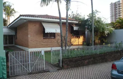 Casa com 3 quartos para alugar na Rua Dom Pedro Ii, Entre Rua São Sebastião E Rua Padre Teixeira, 1466, Centro, São Carlos