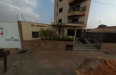 Apartamento com uma localização expetadular no alto da vila neru com uma linda vista de frente.