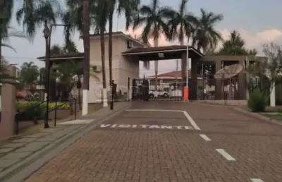 Uma excelente casa sensacional em um belíssimo condomínio!