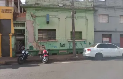Casa no centro de araraquara com terreno bem localizado