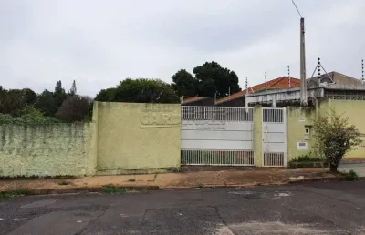 Excelente terreno com árvores frutíferas, podendo ser residencial ou comercial