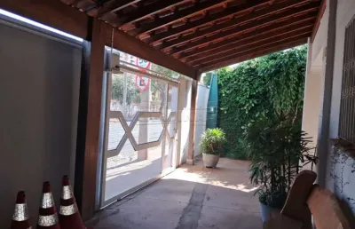 Casa com perfil comercial e residencial com localização privilegiada