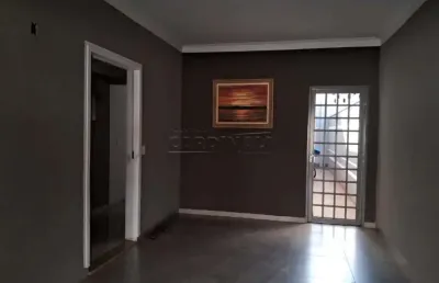Casa com localização espetacular, com área de lazer completo