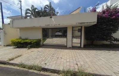 Casa com 6 quartos para alugar na Rua Doutor Orlando Damiano, 2458, Jardim Macarengo, São Carlos