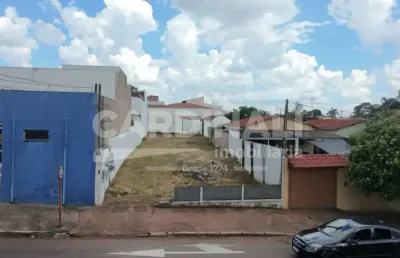Terreno misto em uma localização privilegiada pronto para ser construída uma maravilhoso comercio na vila carmen.