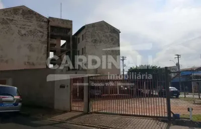 Apartamento com boa localização, próximo a escola e creche.