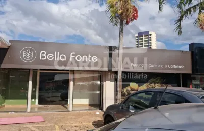 Imóvel comercial localizado na rua de mais movimento da cidade.