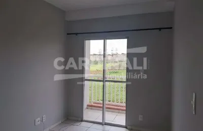 Apartamento com armários planejados, com ótima localização.