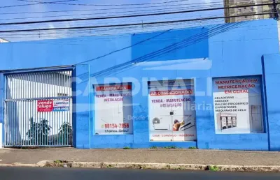 Salão comercial bem localizado, no centro da cidade.