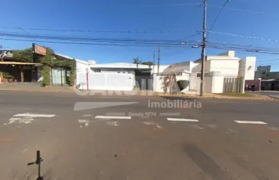 Casa com 3 quartos para alugar na Alameda dos Crisântemos, 200, Cidade Jardim, São Carlos