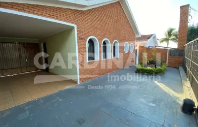 Linda casa térrea com acabamento de qualidade, ideal para quem procura conforto e praticidade.