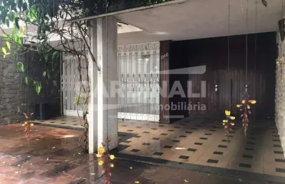 Ótima localização, sendo imóvel comercial ou residencial ao lado da santa casa