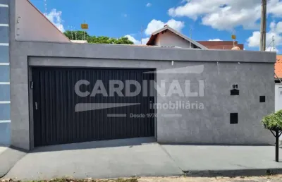 Casa com ótima localização próximo escola  e centro