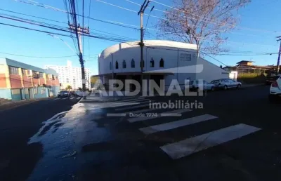 Imóvel comercial - excelente localização - salão amplo - com deck externo