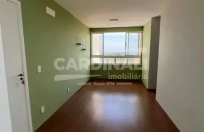 Apartamento com ótima localização, condomínio com área de lazer completo.