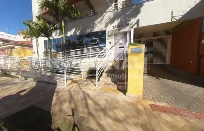 Apartamento de um dormitório ao lado da usp com uma vaga de garagem.