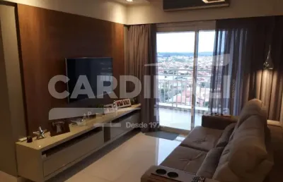 Lindo apartamento com localização privilegiada, repleto de armários e ar condicionado.