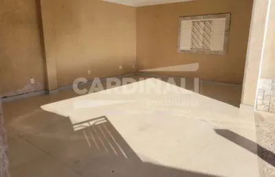 Casa com boa localização, próximo a escolas e creches.