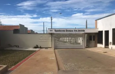 Casa em condomínio com 2 dormitórios em água vermelha