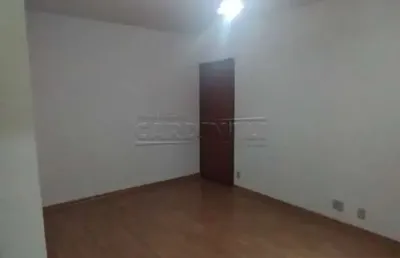 Excelente apartamento em condomínio muito bem localizado.