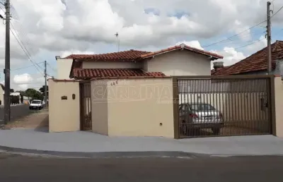 Casa com 5 quartos à venda na Avenida Sallum, 144, Vila Prado, São Carlos