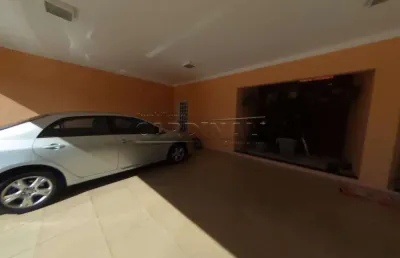 Casa com 3 quartos à venda na Avenida Professor Vespasiano Veiga, 53, Vila Harmonia, Araraquara